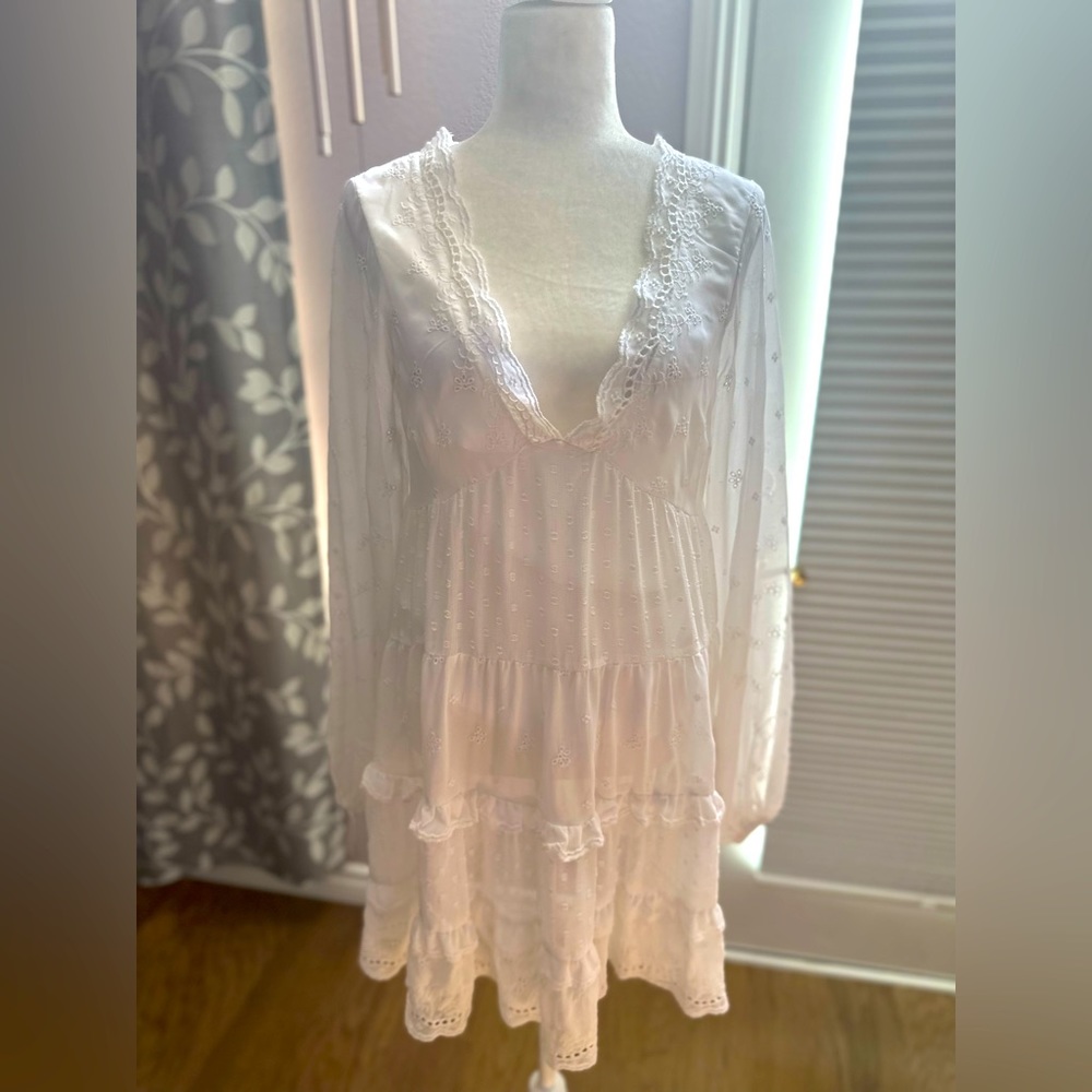 White long sleeve ruffle cover up dress women’s size 8